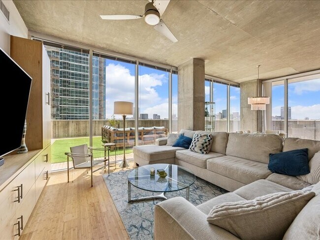 Building Photo - 5925 Almeda Rd