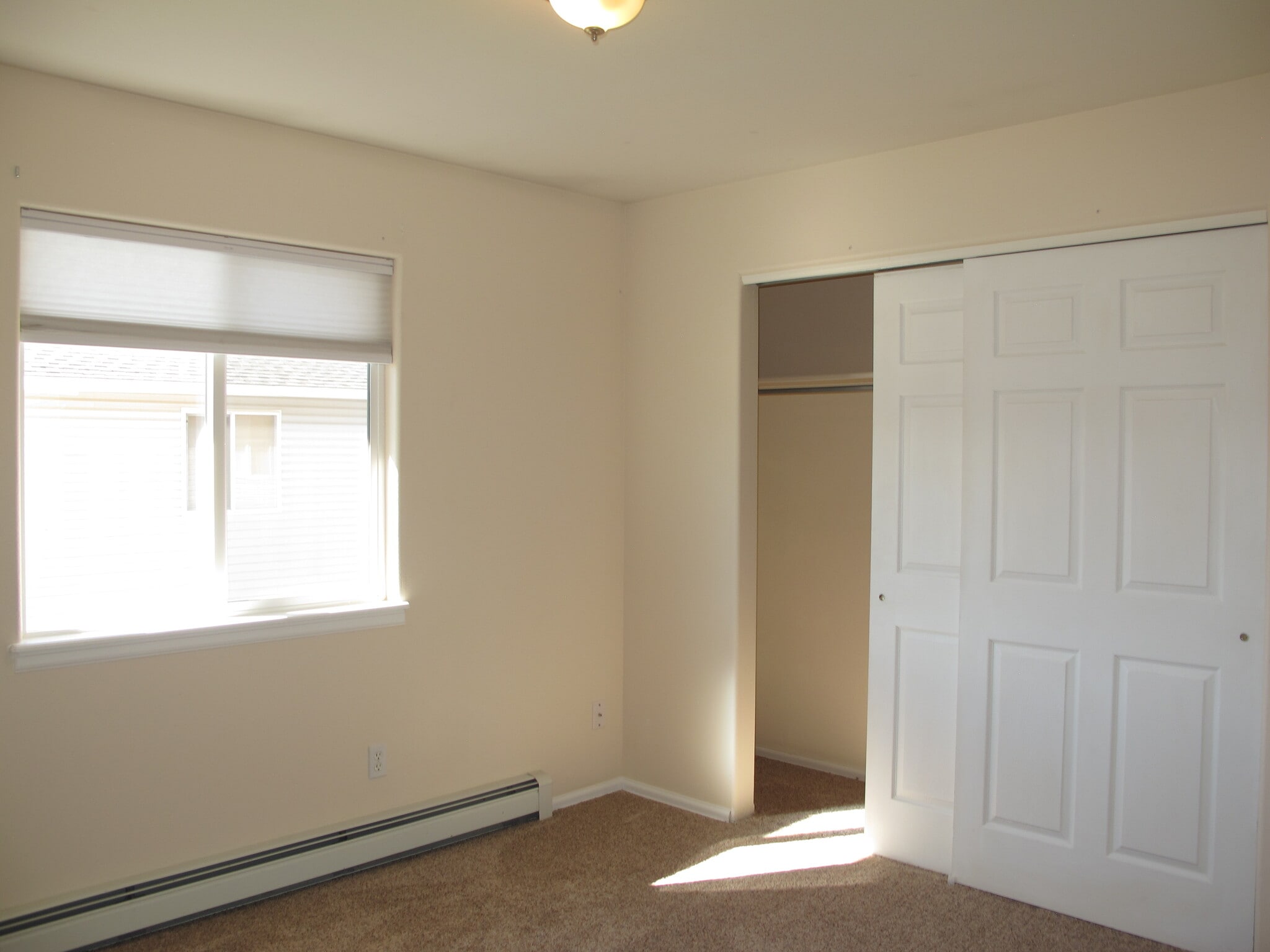 Building Photo - 1143 E Carolina Ave