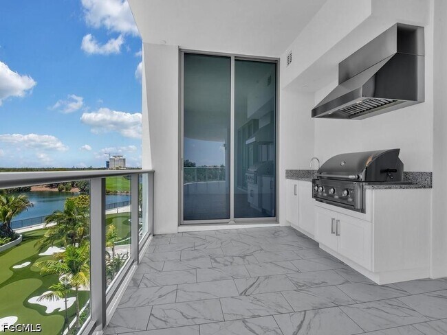 Building Photo - 4810 Pelican Colony Blvd