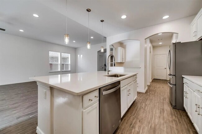 Building Photo - 1726 Cherub Cheer Row