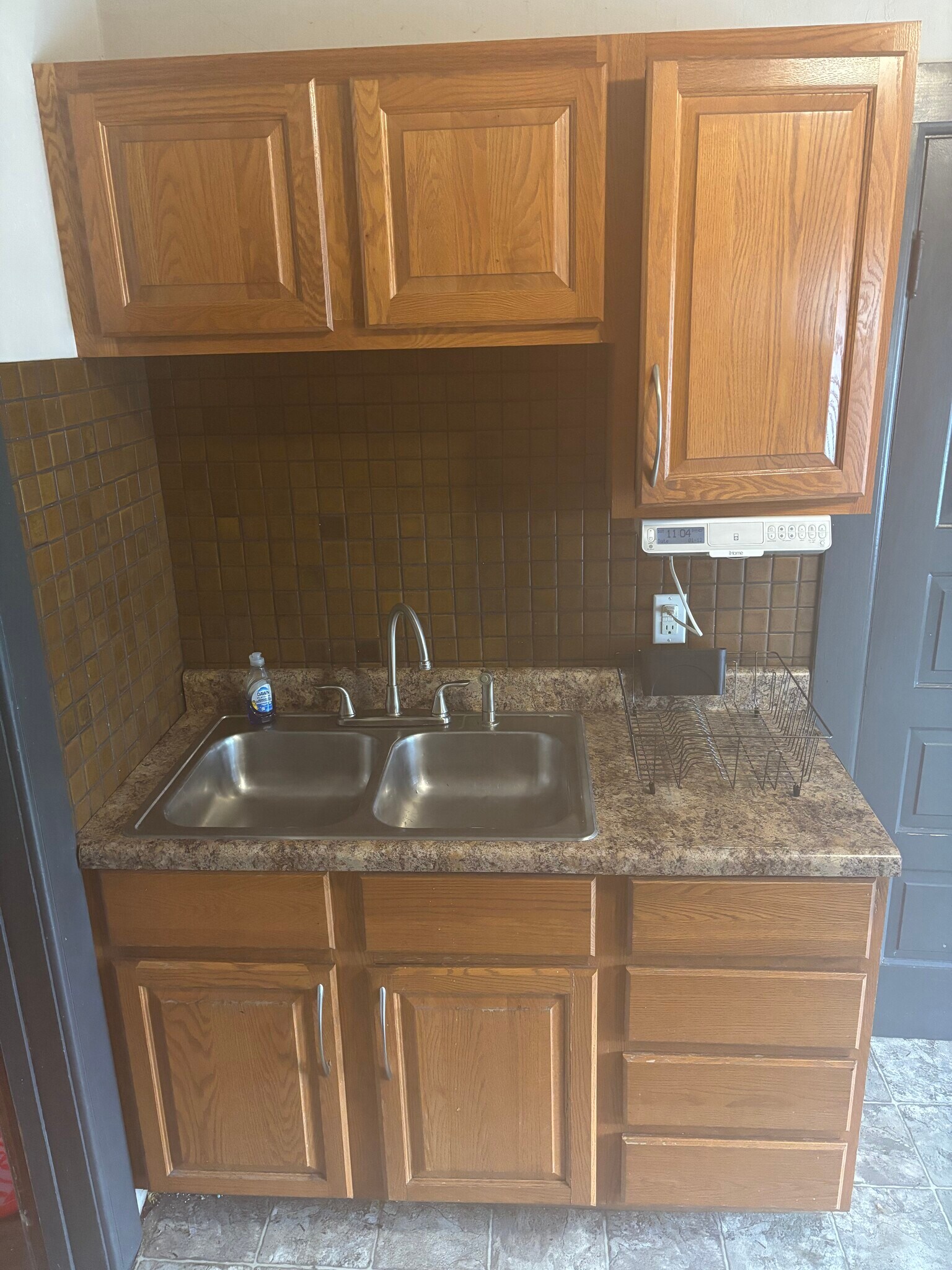 Kitchen sink area - 812 Swift Ave