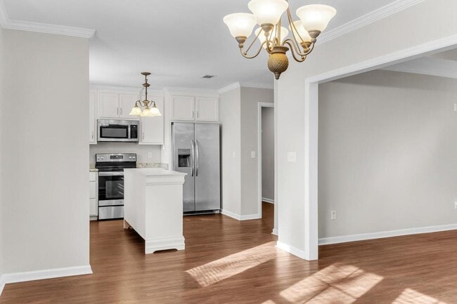 Building Photo - 1739 Eli Pl