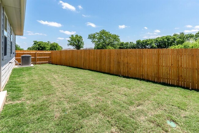 Building Photo - 6621 Kildare Dr