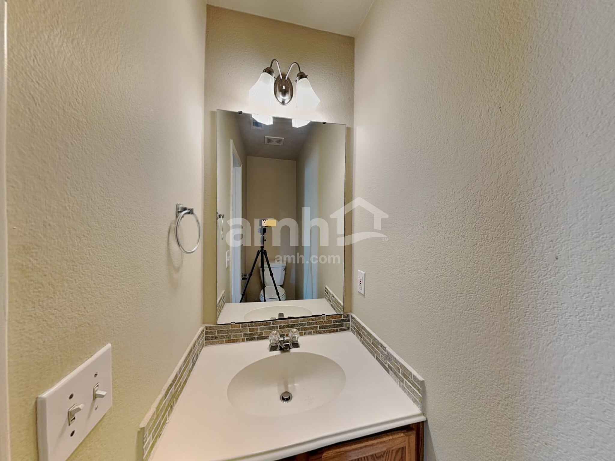 Building Photo - 3104 Pinehurst Ct