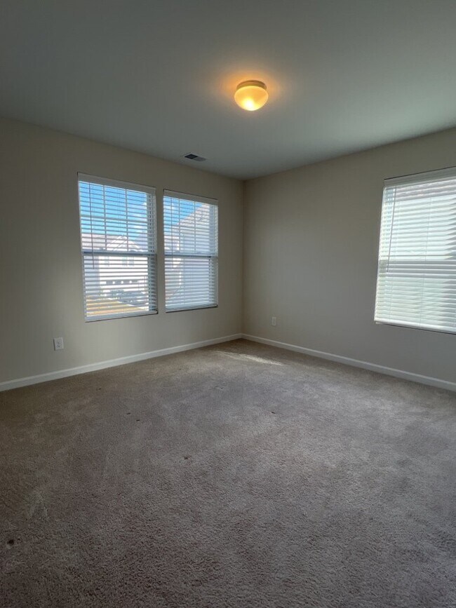 Building Photo - 509 Purple Finch Rd