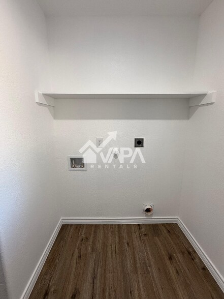 Building Photo - 9846 Alisa Brooke