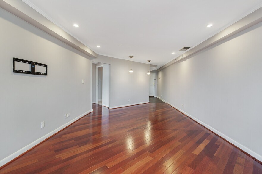 Building Photo - 1501 Clairmont Rd