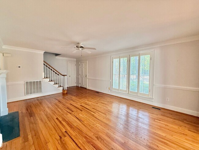 Building Photo - **OFFERING REFUNDABLE APPLICATION FEES & $250 MOVE IN PROMOTION** Incredible 5BD, 4.5BA House in ...