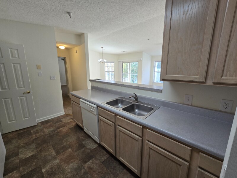 Building Photo - 9421 Links Ln