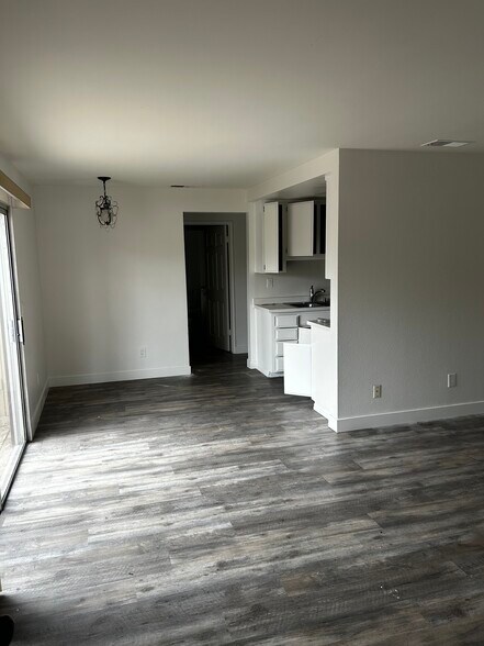 Building Photo - 6516 College Grove Dr