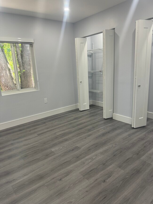 Building Photo - 1230 NW 70th St