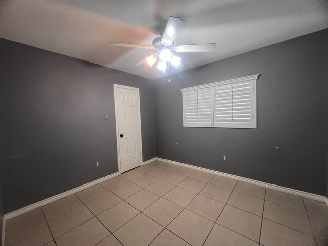 Building Photo - 11110 Revilla Dr
