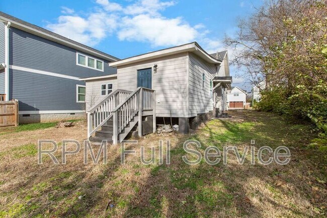 Building Photo - 1405 14th Ave N