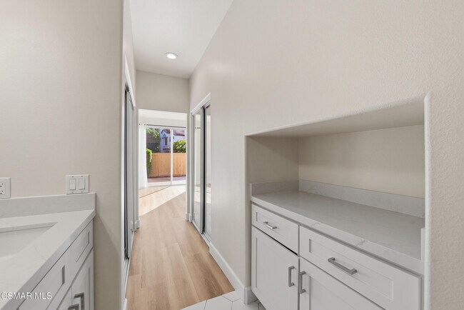 Building Photo - 4822 Parma Dr