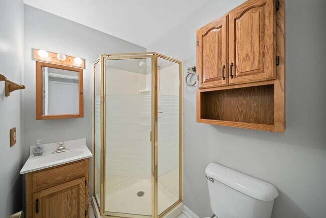 Building Photo - 2653 N Bradford Dr