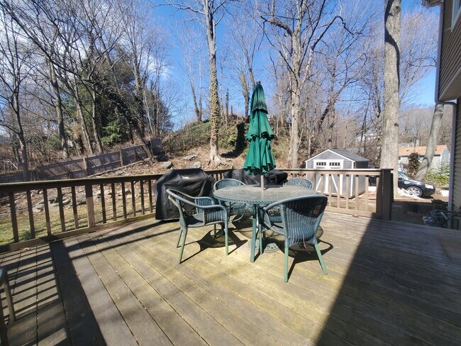 Building Photo - 5 Woodlawn Ave