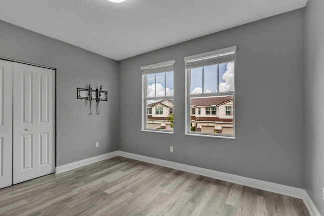 Building Photo - 4340 Veleiros Ave