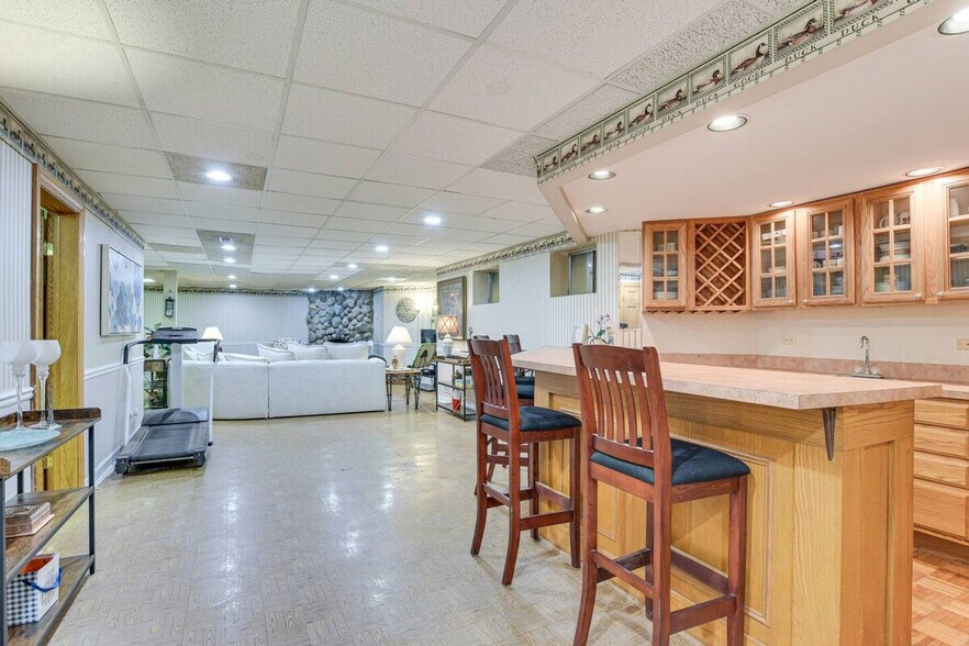 Building Photo - 7 Creekside Ln