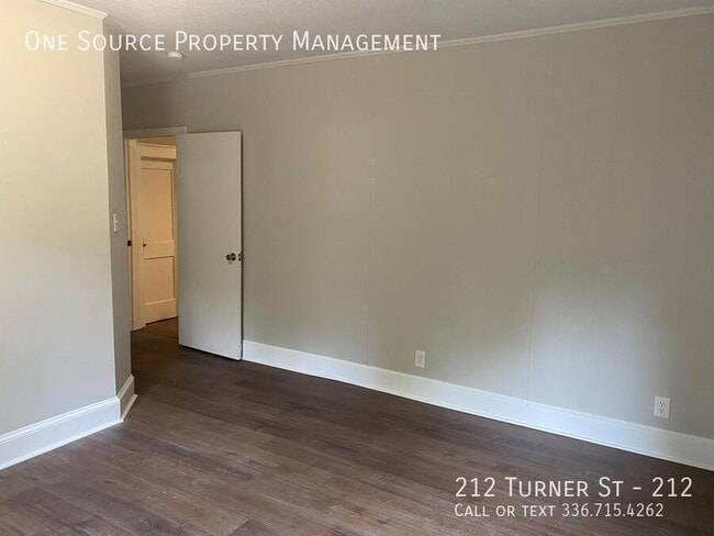 Building Photo - 212 Turner St