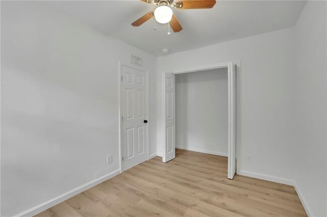 Building Photo - 808 S Park Dr