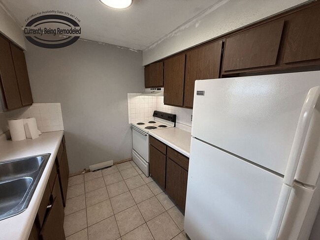 Building Photo - 1712 Garden Dr