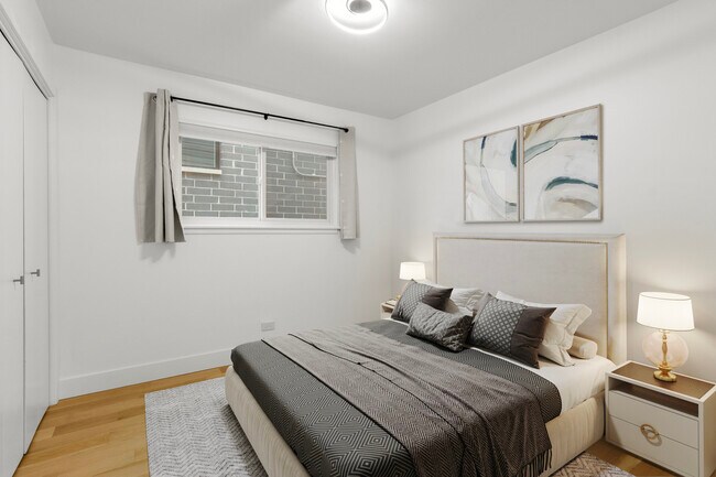 Building Photo - 1618 W Pierce Ave