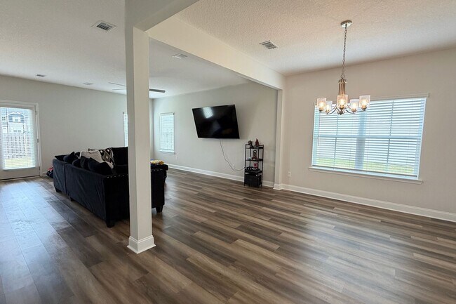 Building Photo - COMING JUNE 2026! (Small Pet Only)