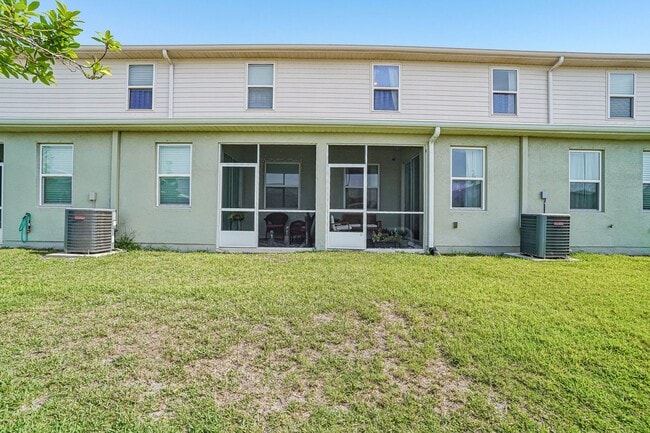 Building Photo - Heritage Oaks gated community 3/2.5/2 Townhome