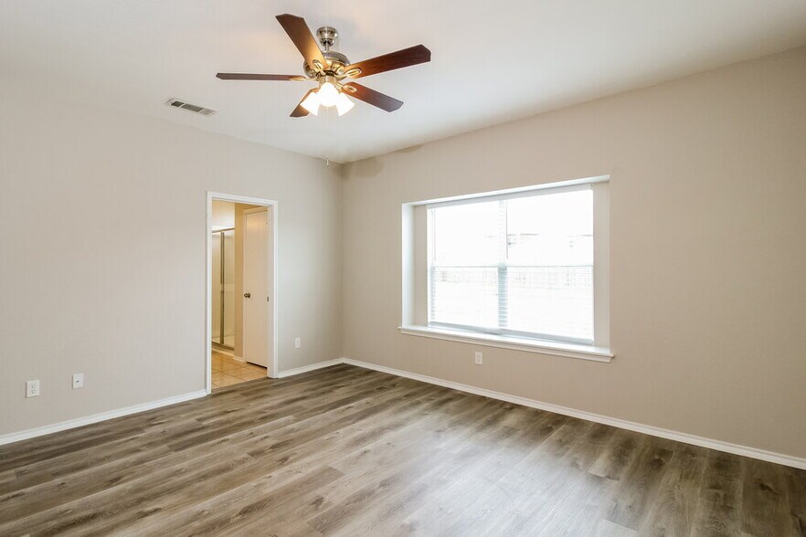 Building Photo - 14332 Cedar Post Dr