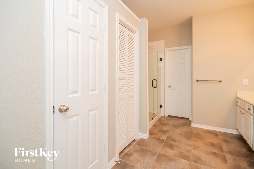 Building Photo - 6707 Level Pond Ln