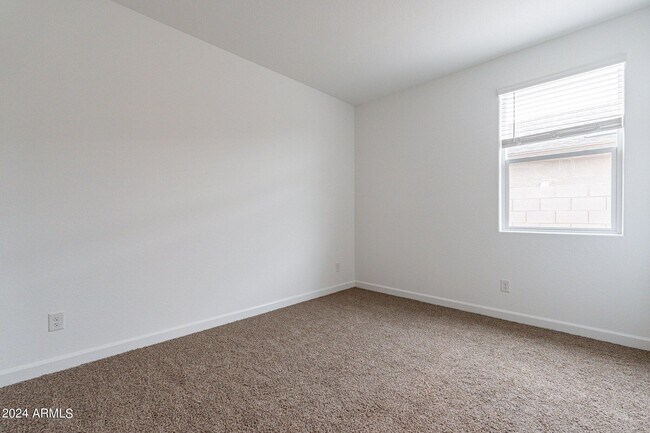 Building Photo - 5447 Azara Dr