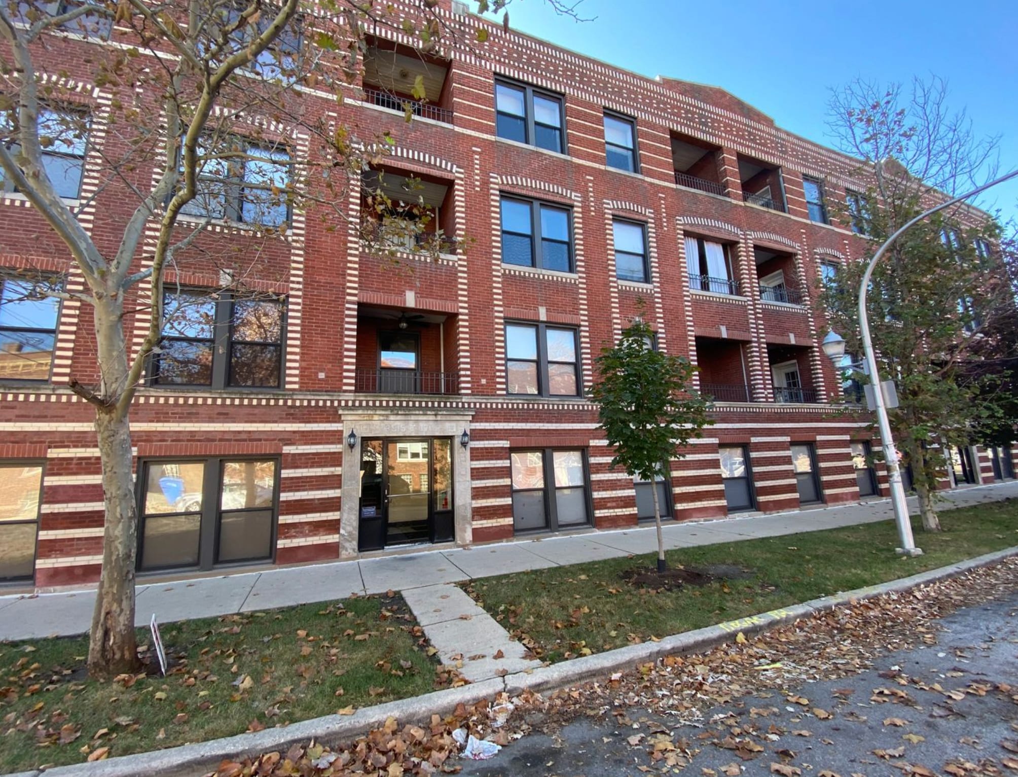 Building Exterior - 3917 W Altgeld St