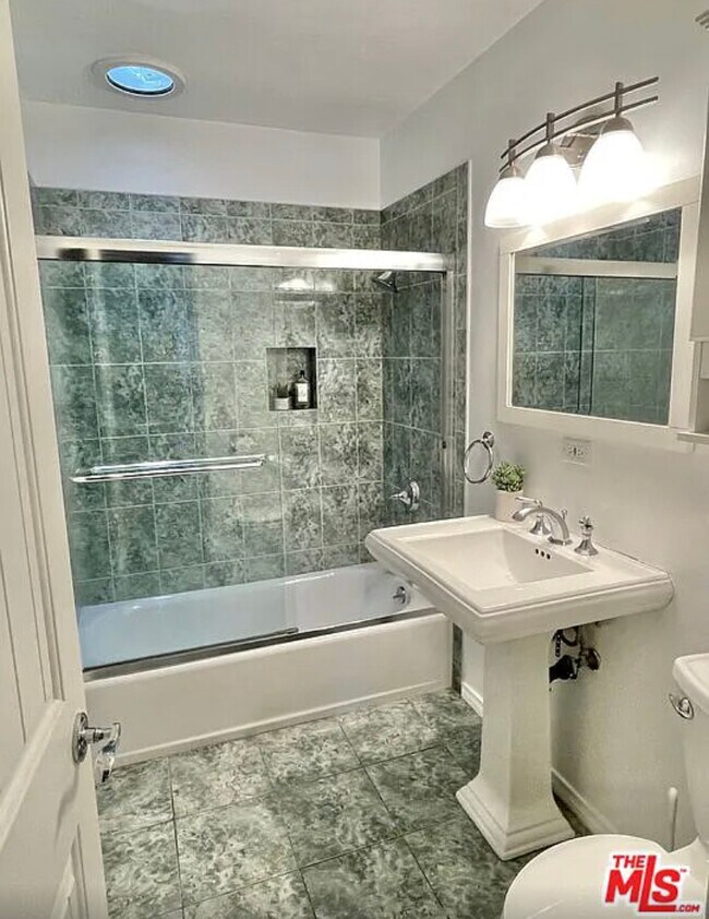 Building Photo - 3250 Midvale Ave