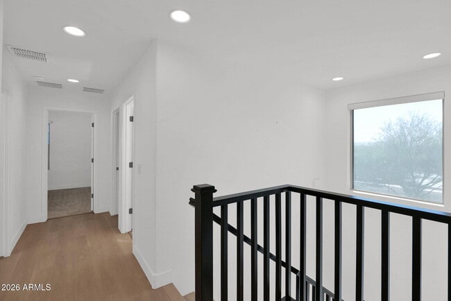 Building Photo - 5819 W Pueblo Ave