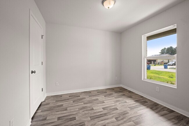 Building Photo - 15555 Taylorcrest Dr