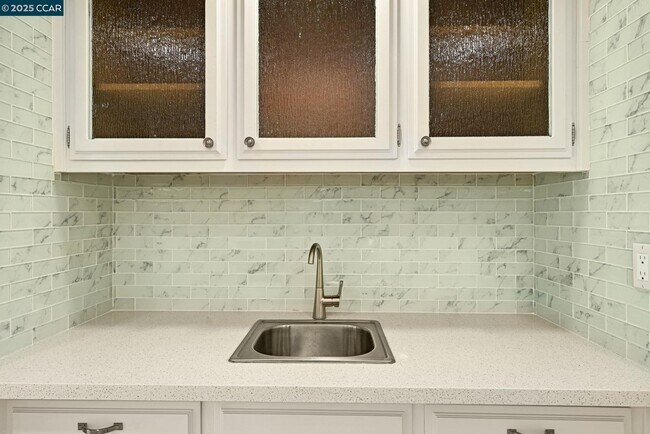 Building Photo - 1181 Sunlight Cir