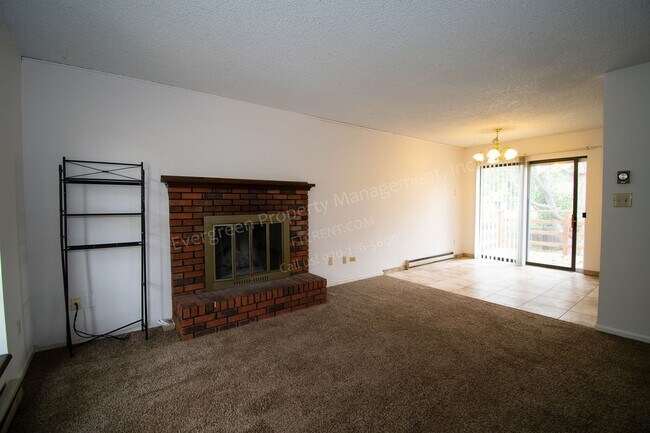 Building Photo - 3-Bedroom home in West Fort Collins!