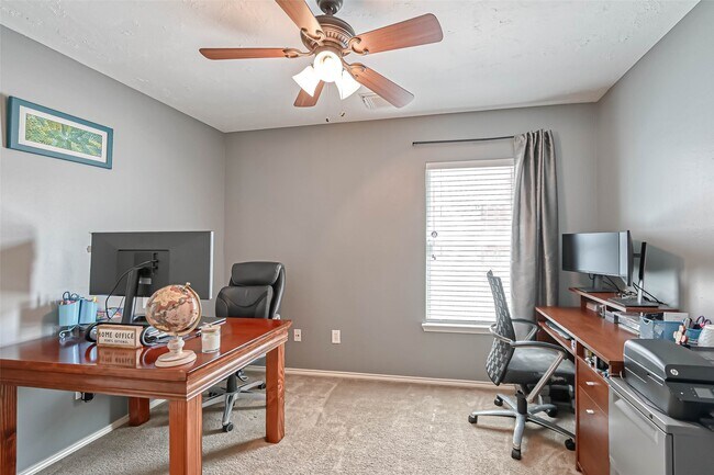 Building Photo - 22210 Bellow Glen Dr
