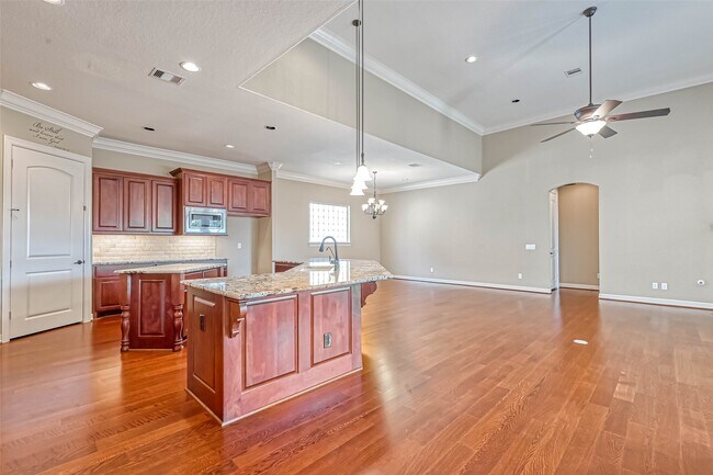Building Photo - 5014 Fairford Dr