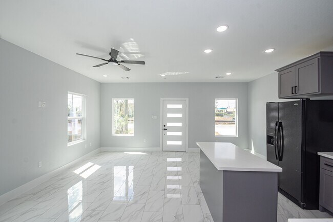 Building Photo - 6513 Avenue C