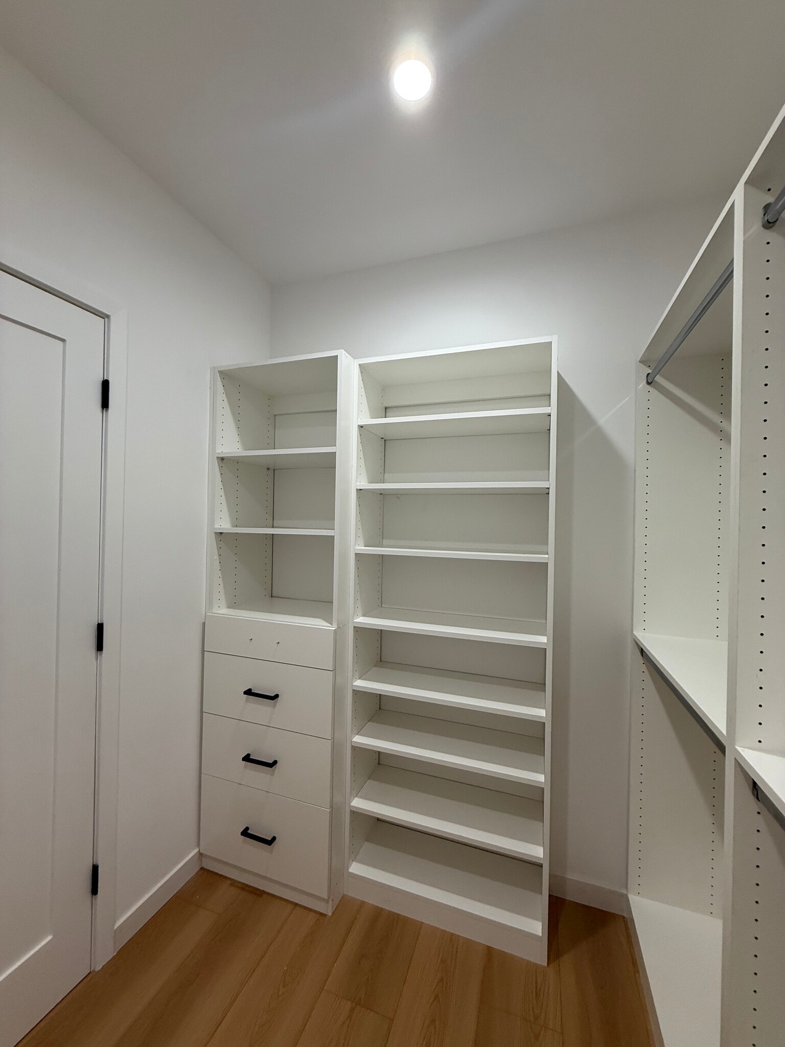 Building Photo - 9213 White Oak Ave