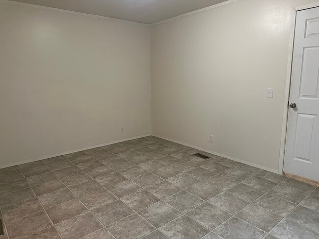 Building Photo - 2251 Wellington Green Dr