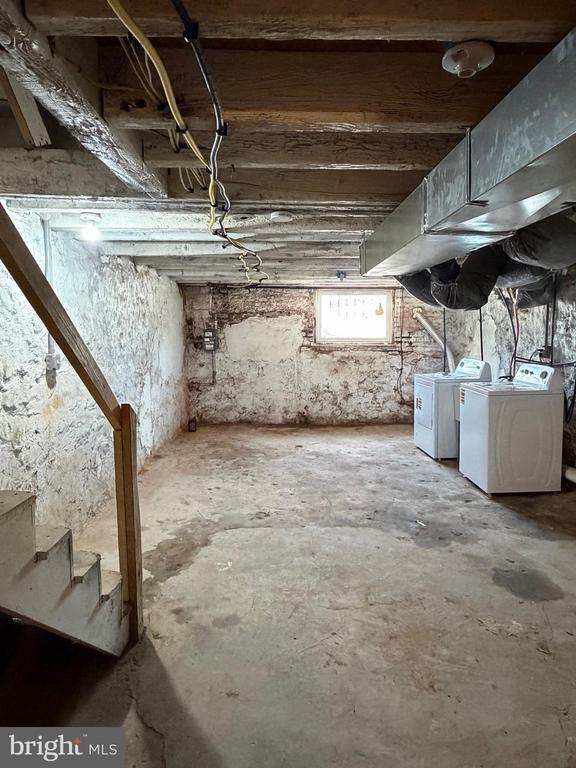 Building Photo - 2667 N Napa St