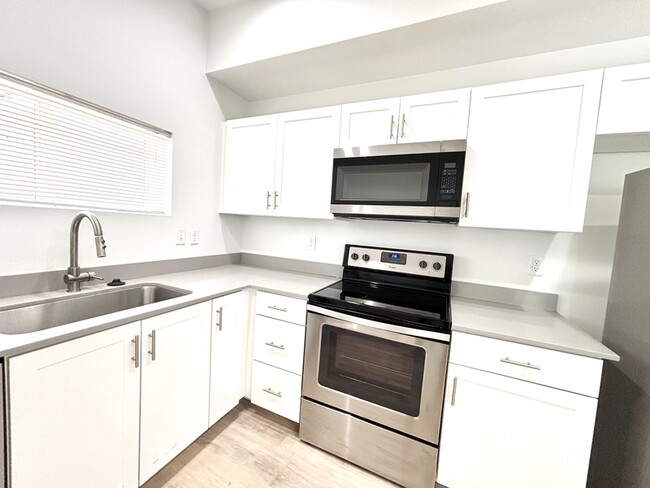 Building Photo - 1090 S 1100 E