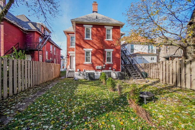 Building Photo - 392-394 N Garfield Ave