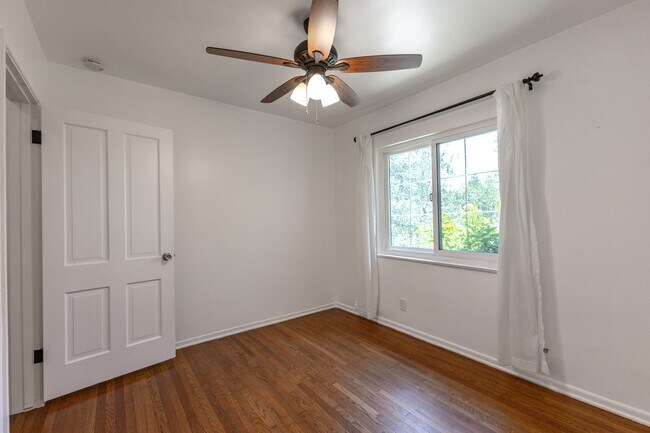 Building Photo - 1290 Clubhouse Dr