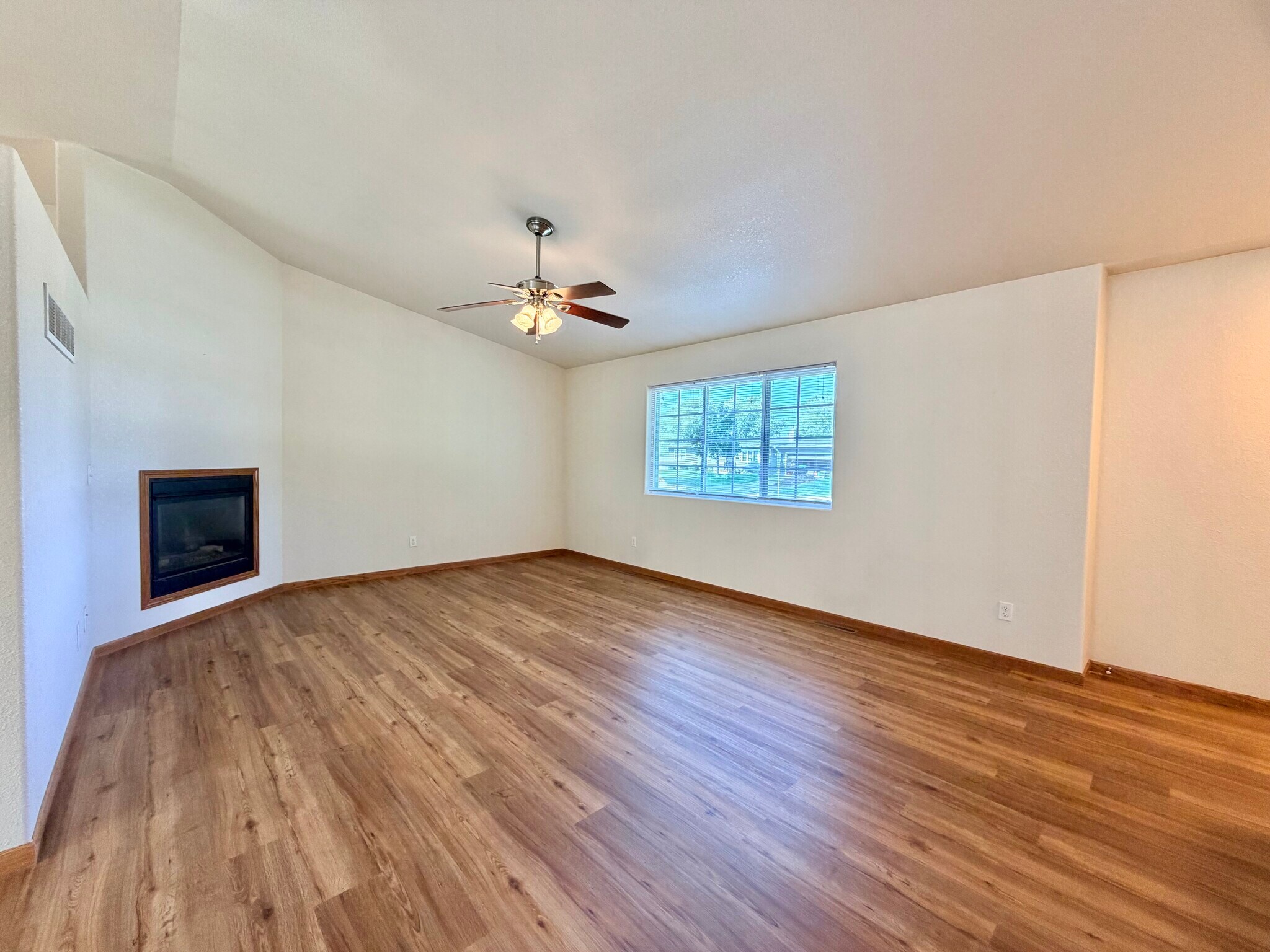Building Photo - 275 S 21st Street Ct