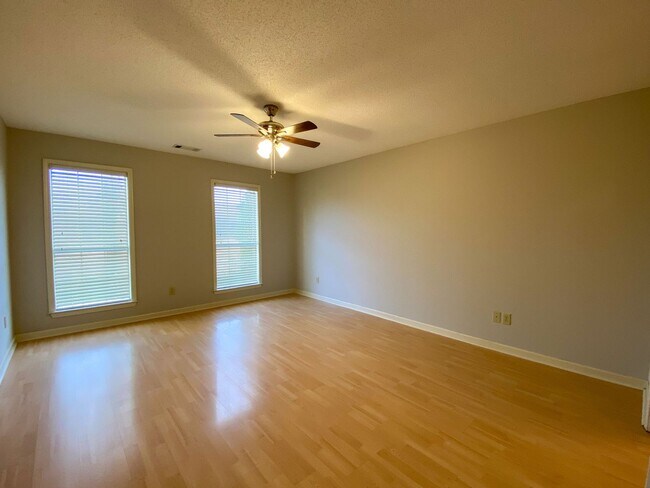 Building Photo - 8294 Floral Spring Dr