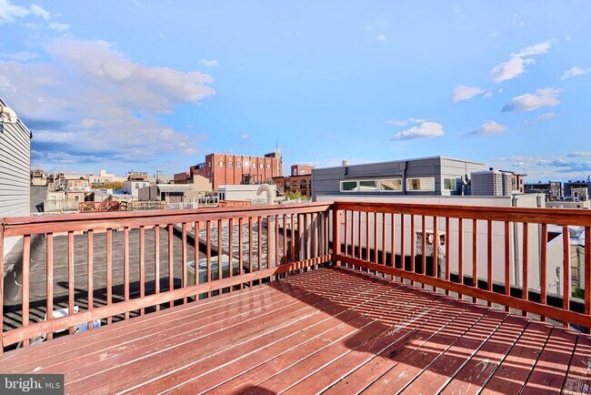 Building Photo - 1108 Baylis St