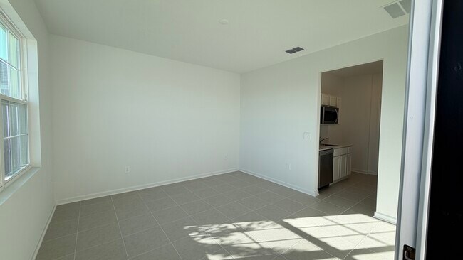 Building Photo - 5157 Green Belt Dr